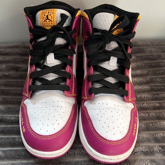 - Air Jordan 1 Mid Dia de los Muertos - Picture 2 of 4